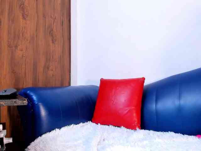 Skinny-Mature webcam