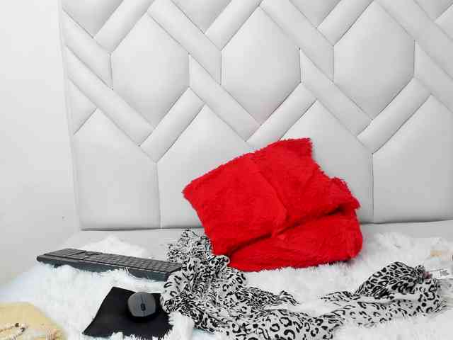 Skinny-Mature webcam