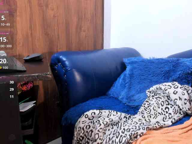 Skinny-Mature webcam