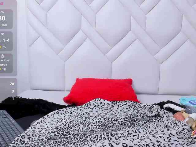 Skinny-Mature webcam