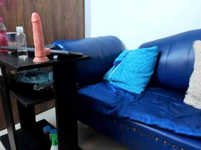 Skinny-Mature webcam