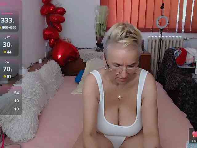 MilfDolores webcam