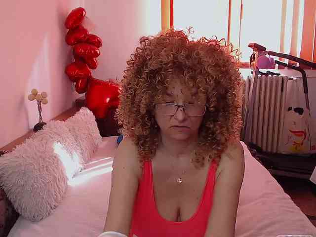 MilfDolores webcam