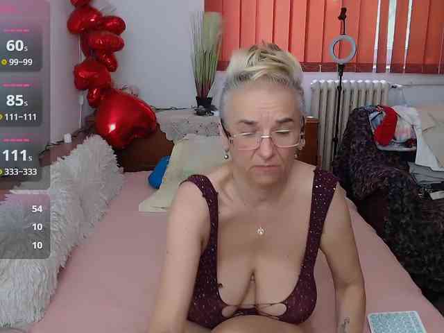 MilfDolores webcam