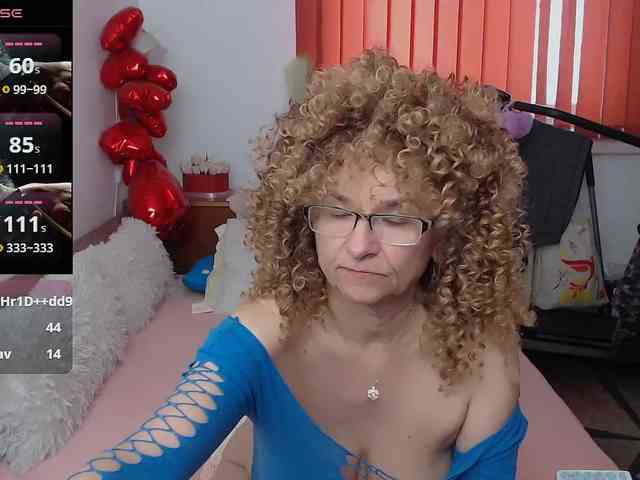 MilfDolores webcam