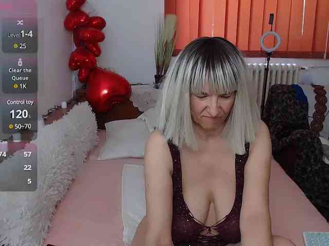 Модель: MilfDolores