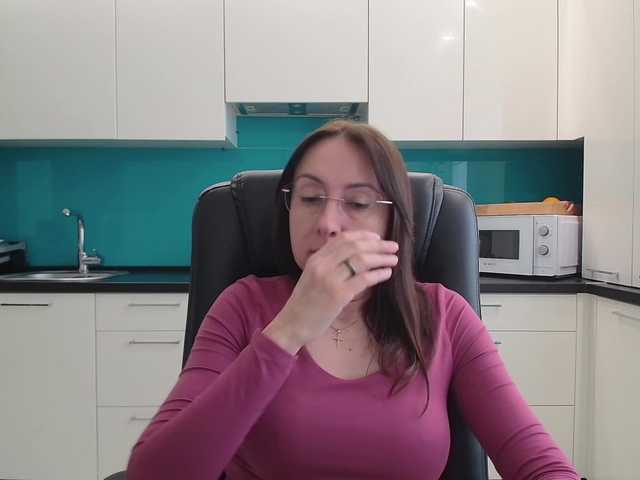 dulcesiomar8's BongaCams show and profile