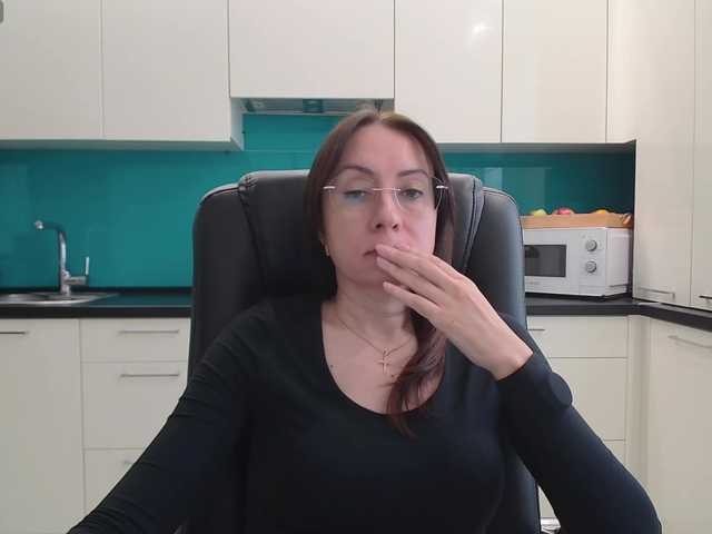 dulcesiomar8's BongaCams show and profile