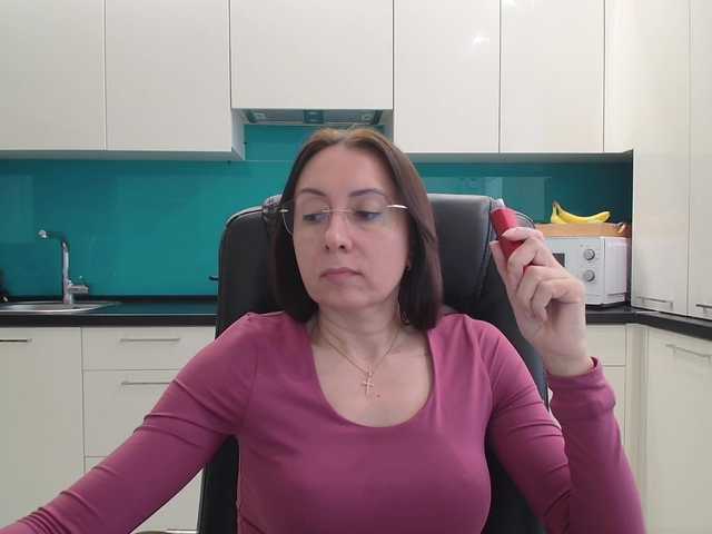 dulcesiomar8's BongaCams show and profile