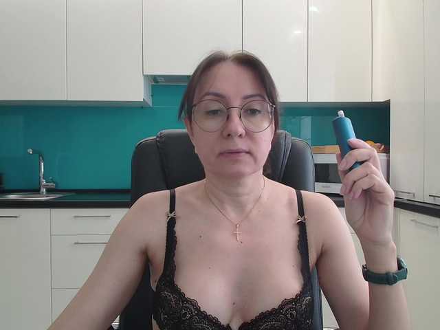 dulcesiomar8's BongaCams show and profile