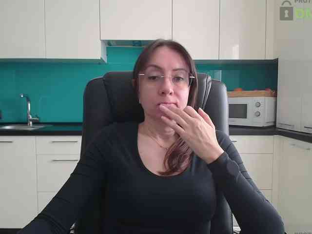 dulcesiomar8 Live Webcam on BongaCams