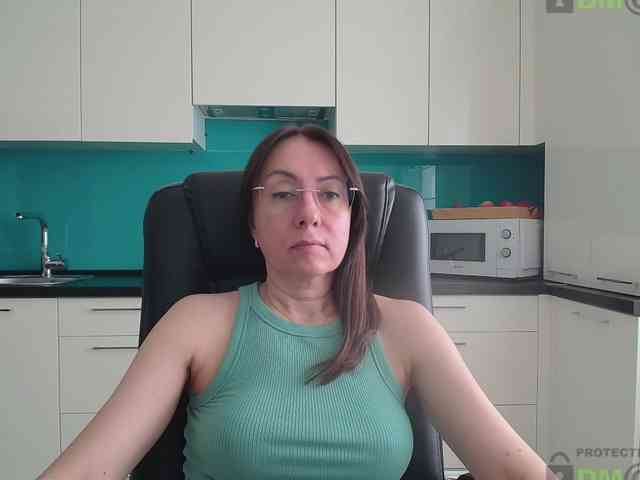 dulcesiomar8 Live Webcam on BongaCams