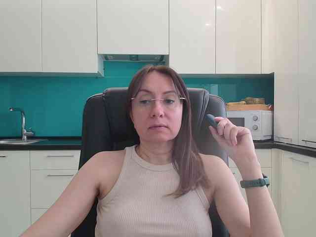 dulcesiomar8 Live Webcam on BongaCams