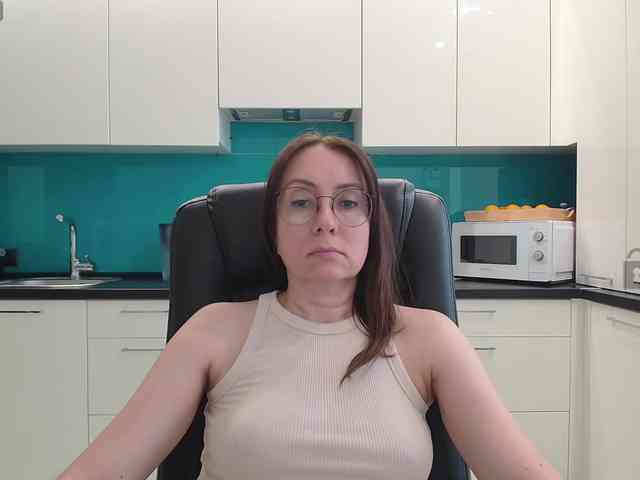 Shaved white, Shaved mature, Group chat for 40 tokens, Full privates for 60..., Mature Cam Show 8