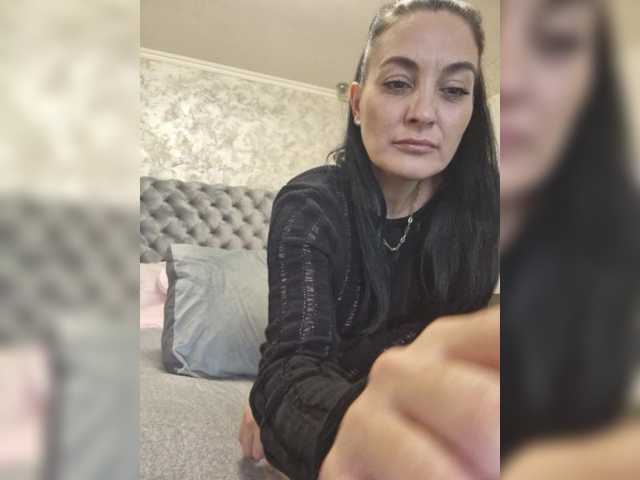 FoxxyAna's BongaCams show and profile