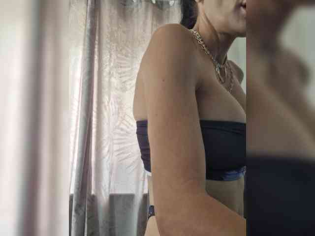 FoxxyAna webcam