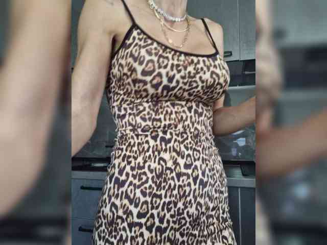 FoxxyAna webcam