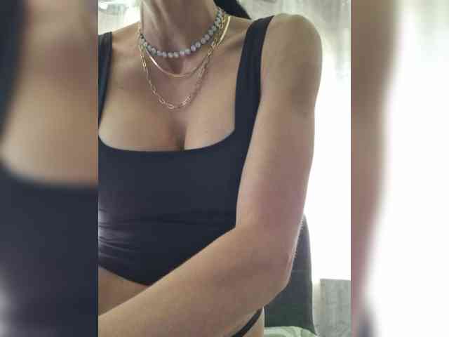 FoxxyAna webcam