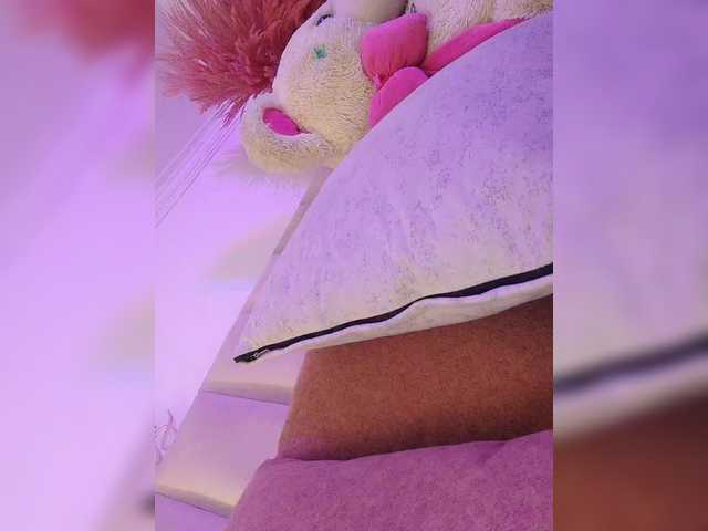 ZoeCamils's BongaCams show and profile