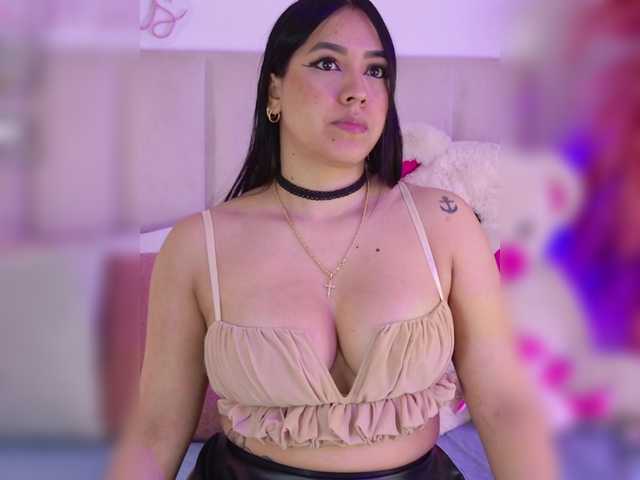 ZoeCamils's BongaCams show and profile