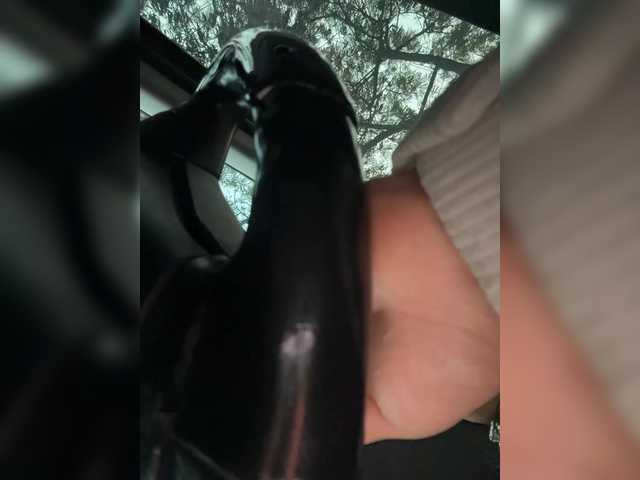 ZoeCamils's BongaCams show and profile