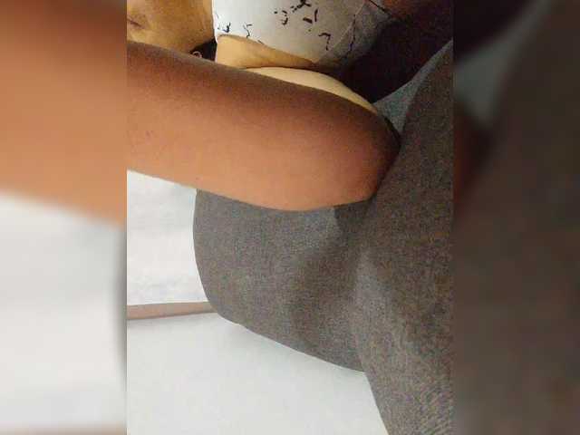 ZoeCamils's BongaCams show and profile