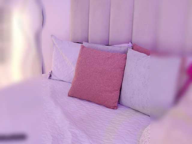 ZoeCamils's BongaCams show and profile