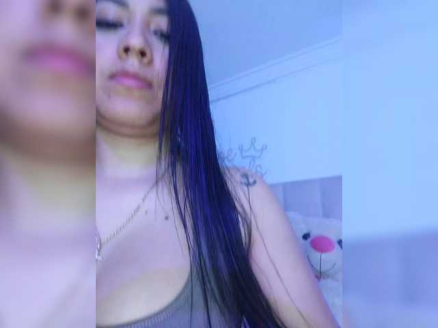 ZoeCamils's BongaCams show and profile