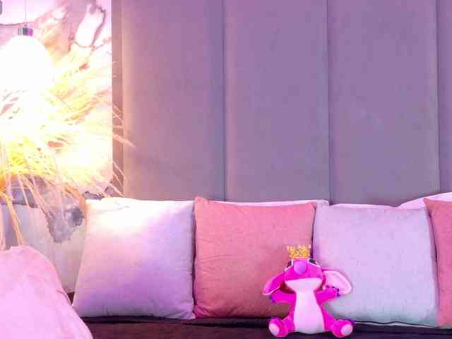 ZoeCamils webcam