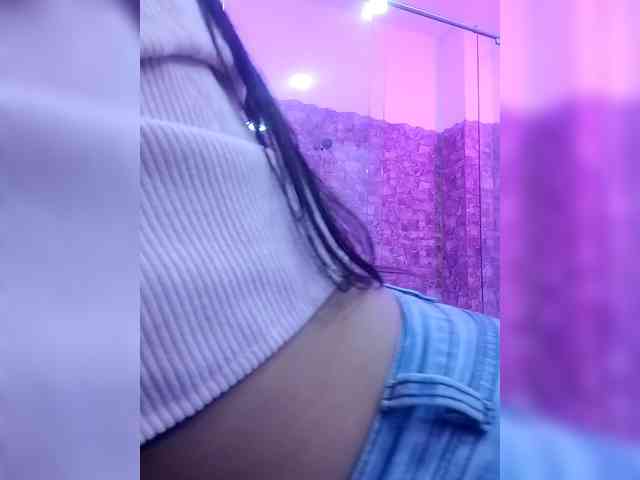 ZoeCamils webcam