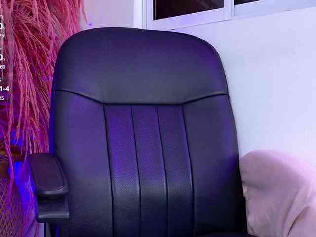 ZoeCamils Live Webcam on BongaCams