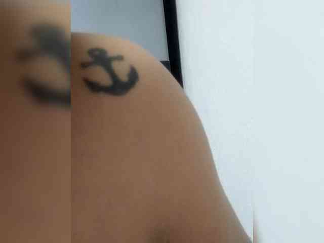 ZoeCamils webcam