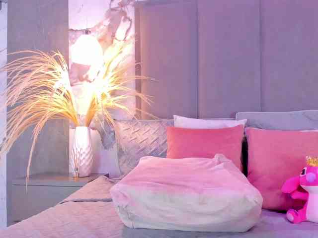 ZoeCamils webcam