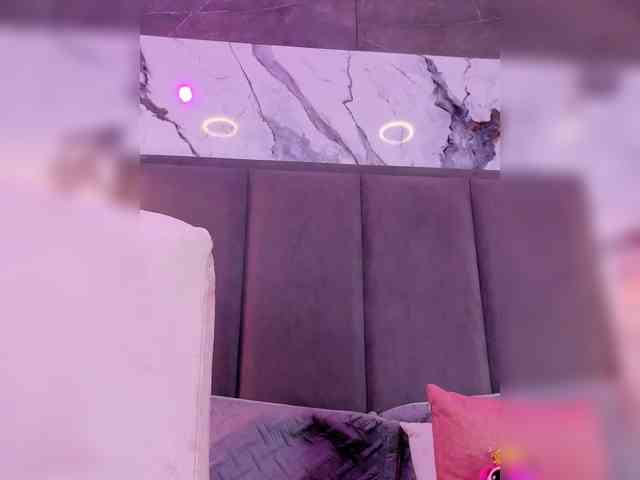ZoeCamils webcam