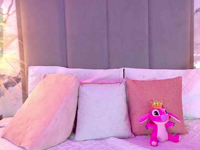 ZoeCamils webcam