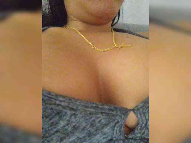 ZoeCamils webcam