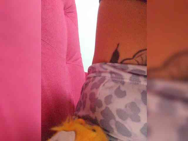 ZoeCamils webcam