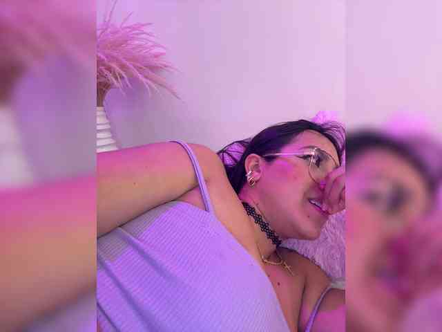 ZoeCamils webcam