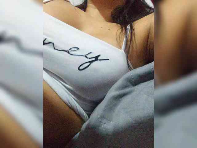 ZoeCamils webcam