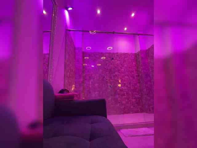 ZoeCamils webcam