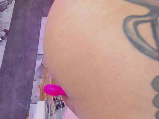 ZoeCamils webcam