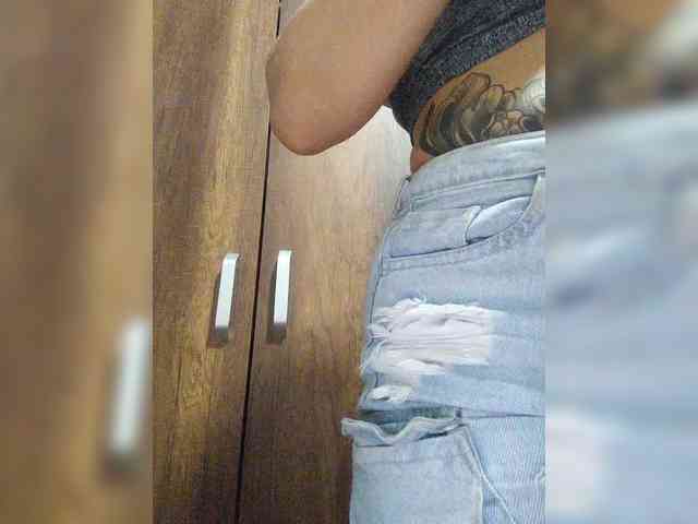 ZoeCamils webcam