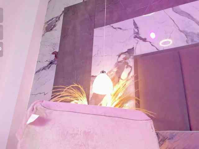 ZoeCamils webcam