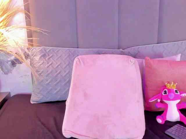 ZoeCamils webcam