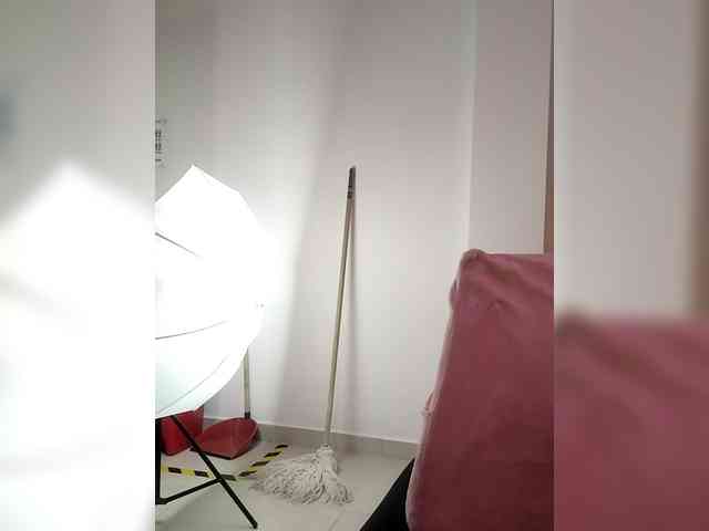 ZoeCamils webcam