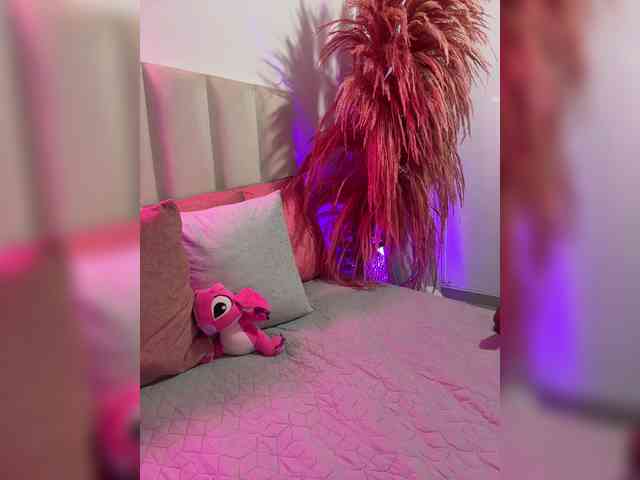 ZoeCamils webcam