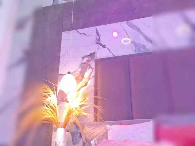 ZoeCamils webcam