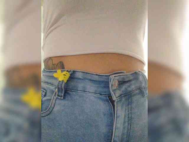 ZoeCamils webcam