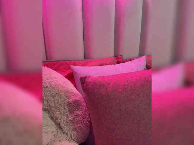 ZoeCamils webcam