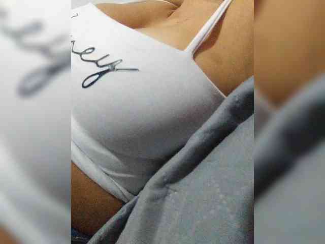 ZoeCamils webcam